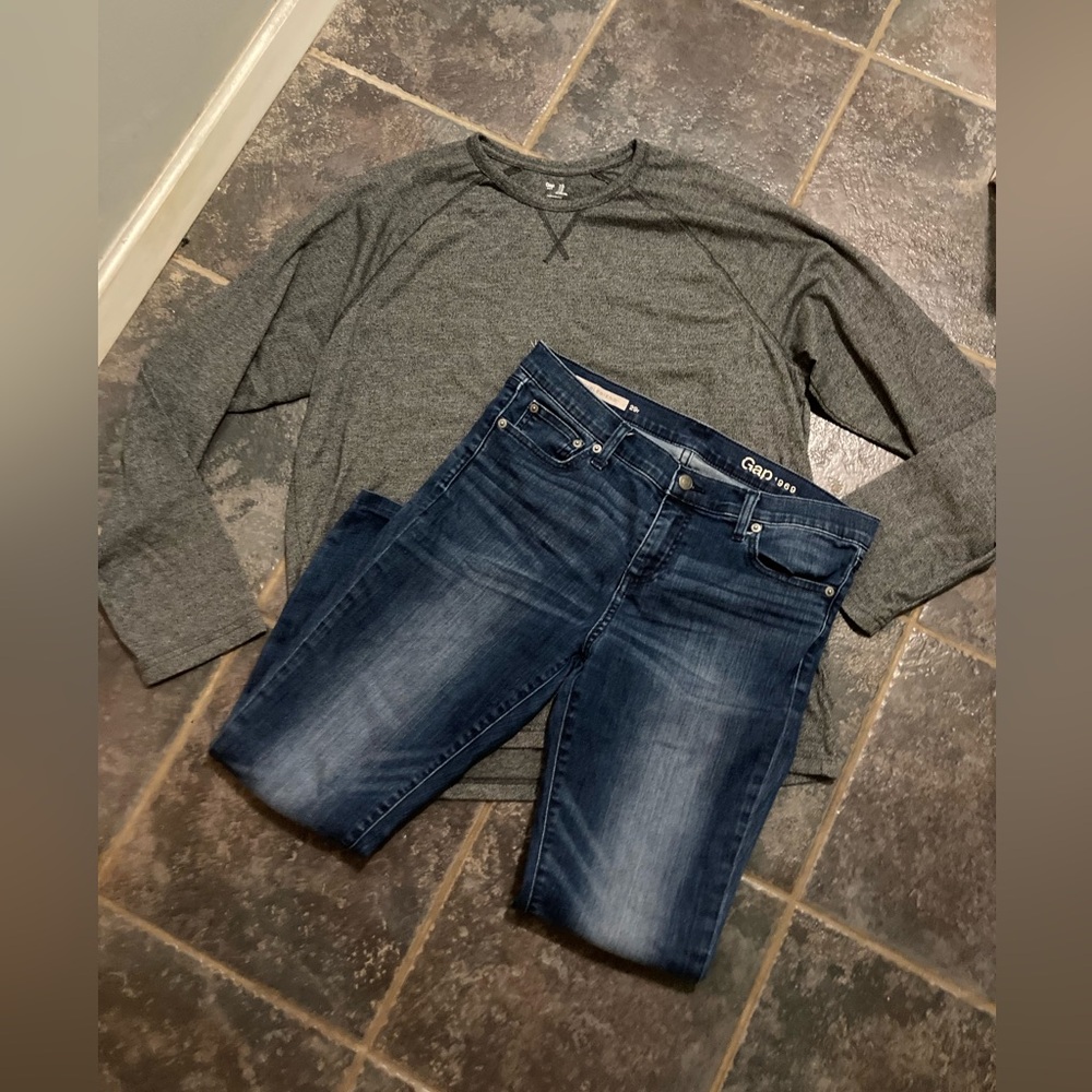 Gap Women’s Jeans and Sweater Set Size XL